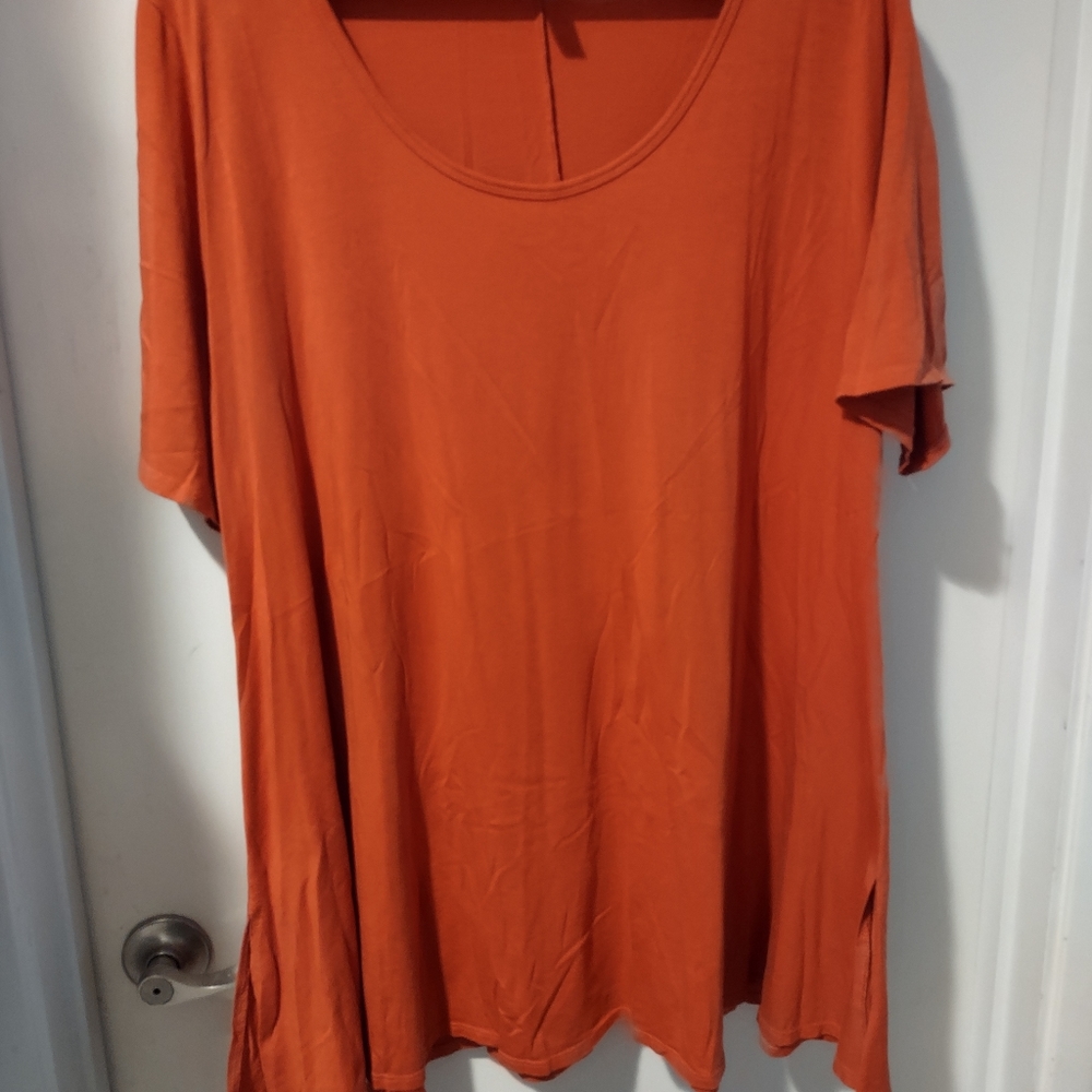 Lula Roe perfect Tee